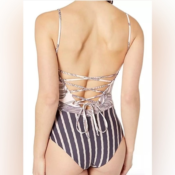 Maaji Women's Standard Bossa Nova Boss Reversible One Piece Swimsuit - Picture 2 of 9